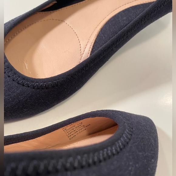 Taryn Rose Navy Nicki Pump 8 - Picture 9 of 10